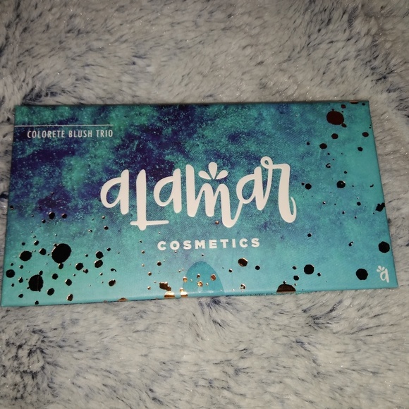 Alamar Cosmetics Other - Alamar Fair-Light Colorete Blush Trio